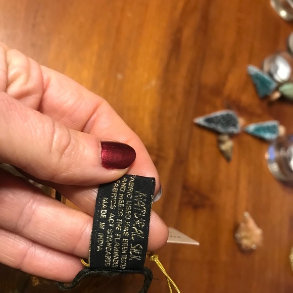 Niquea.D silk and fiber scarf/wrap - Picture 7 of 9